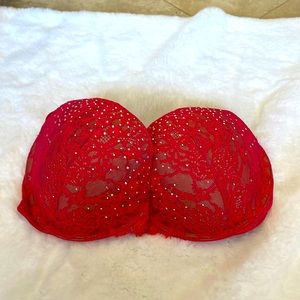 NWOT Victoria’s Secret push up bras with Swarovski crystal , Size 32DDD